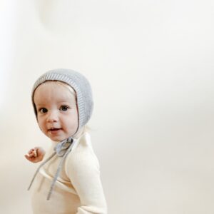 Hvid Bonnet Dolly Grey Melange