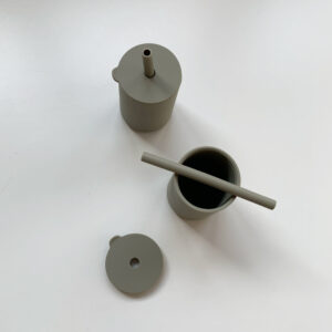 The Future Artist Cup + Straw + Lid Olive