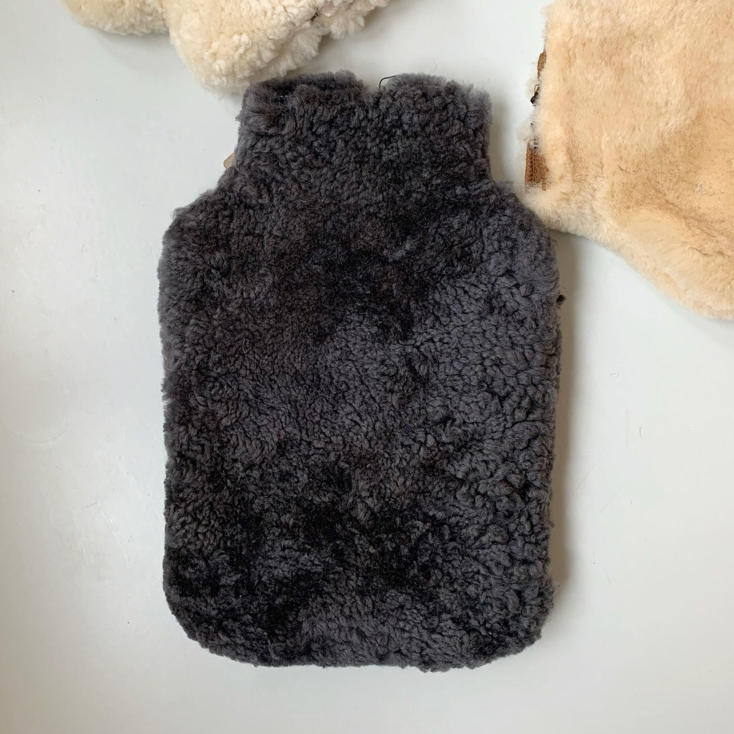 Shepherd Warm Water Case Carbon - Image 2