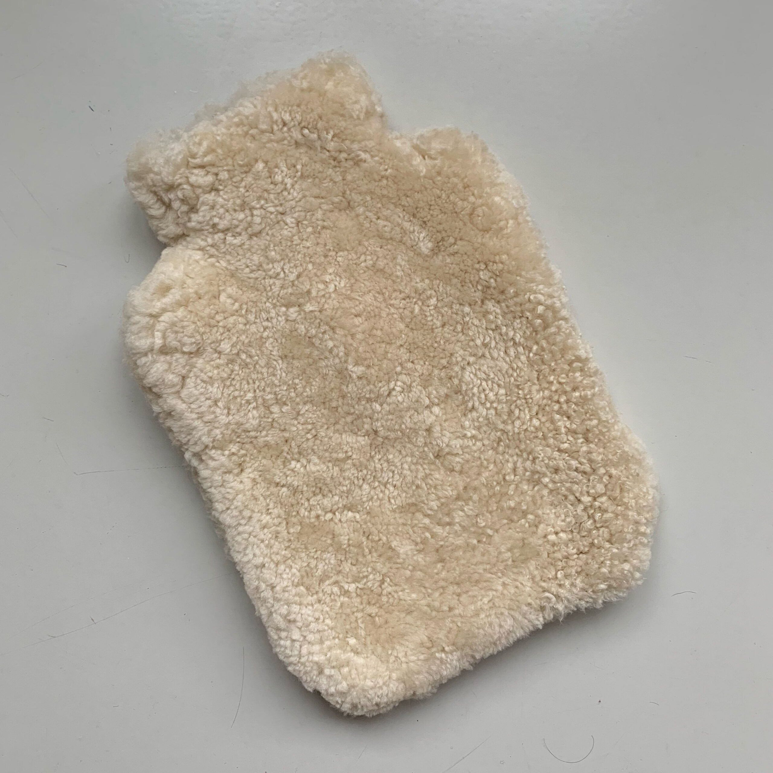Shepherd Warm Water Case Creme - Image 4
