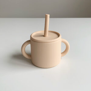 The Future Artist Training Cup with Straw Oat
