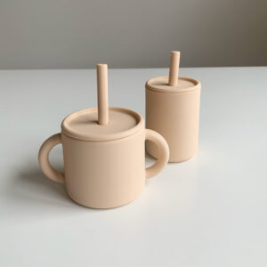 The Future Artist Training Cup with Straw Oat