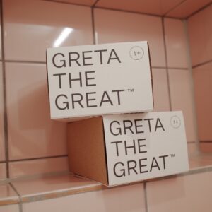 Honu Play Greta The Great Green