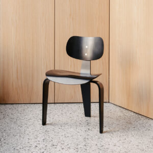 Wilde + Spieth S42 3-legged Chair Black